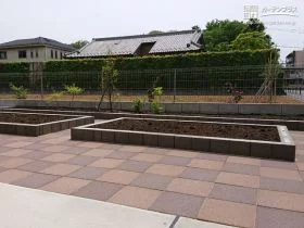 透水機能を持つ平板で雨の日も快適なお庭に[施工後]