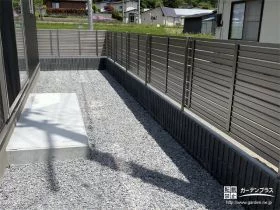 建物と一体感のある目隠しフェンス