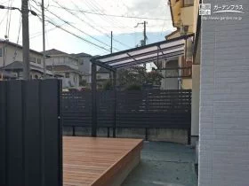 雨や日差しを防げる大きなテラス屋根[施工後]