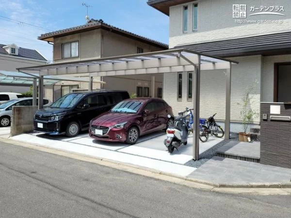 余裕のある広さで自転車も停められる駐車スペース