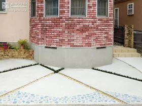 シンプルな土間コンクリート舗装にデザイン性をプラス[施工後]