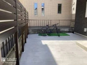 既存フェンスにプラスした目隠しフェンス[施工後]