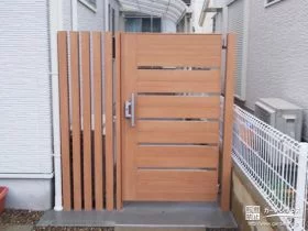 建物に合わせた優しい印象の門扉設置工事[施工後]