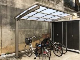 自転車を雨風から守るサイクルポートと物置設置工事[施工後]