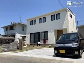 土間コンクリートで舗装した駐車スペース[施工後]