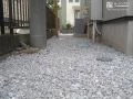 雑草対策をした犬走り