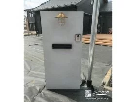 レトロなマリンランプを組み合わせた門柱[施工後]