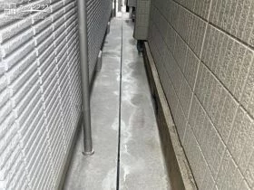 お手入れが楽になり敷地もわかりやすい建物まわり[施工後]