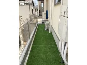 雨の日でも滑りにくい犬走りスペース[施工後]