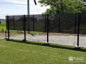サッカーの練習に役立つ2段支柱を使ったフェンス[施工後]