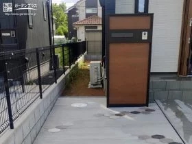 あたたかみを感じさせる機能門柱の設置[施工後]