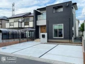 目地をインターロッキングで舗装した駐車スペース[施工後]