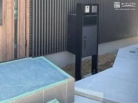 便利な宅配ボックスを備えた機能門柱[施工後]