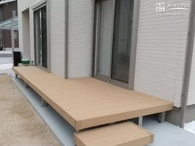 建物の形状に合わせたウッドデッキ[施工後]