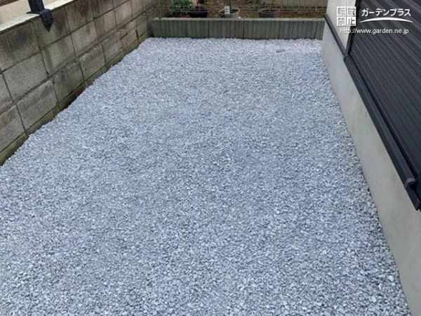No.17746 草むしりの手間を軽減する雑草対策工事[施工後]