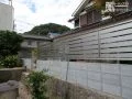 擁壁の上にブロックとアルミ製の目隠しフェンスを設置し、お庭の安全性を向上させた外構リフォーム工事