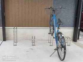 自転車の転倒を防止するサイクルスタンド[施工後]