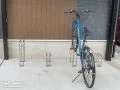 自転車の転倒を防止するサイクルスタンド