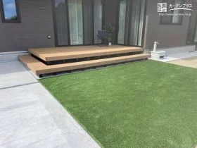 どの方向からでも上り下りできるウッドデッキ[施工後]