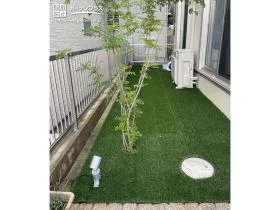 雑草を防ぎながら緑の景色を楽しめる人工芝[施工後]
