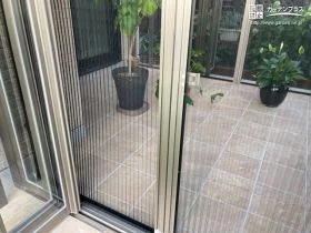 内と外の中間の使い方ができるタイルデッキ[施工後]