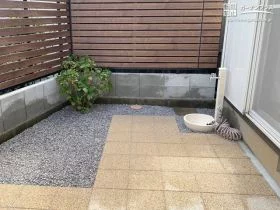 雑草を防ぎ雨の日でも安全なインターロッキングテラス[施工後]