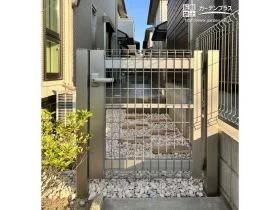 タイルデッキへ続く門扉[施工後]