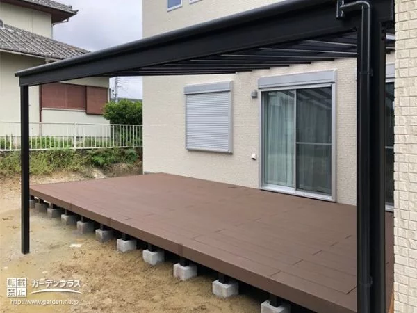 門柱に使った天然石の豊かな表情を楽しめる新築外構 (No.18168 門柱に使った天然石の豊かな表情を楽しめる新築外構 (No.18168