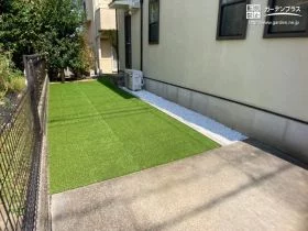 勝手口からの移動もしやすい足元に[施工後]