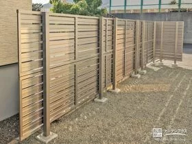 お隣同士安心して過ごせる目隠しフェンス[施工後]