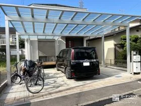 自転車を停める際にも役立つ3台用の大きなカーポート設置工事