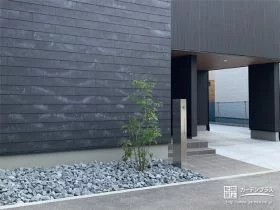 ロックガーデン風の植栽スペース[施工後]