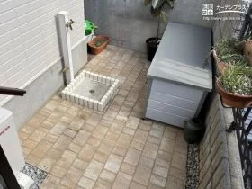 明るい色味で雑草も防ぐインターロッキングテラス[施工後]