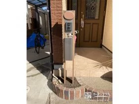 小さなスペースに収まるスリムな機能門柱[施工後]