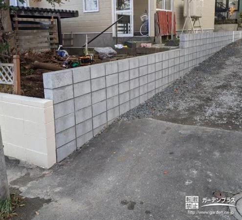 型枠ブロックを使った土留め塀のリフォーム工事