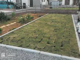 お子様が裸足で遊べる天然芝のお庭[施工後]