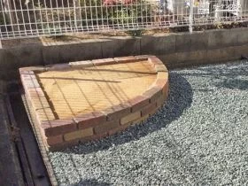 お庭を彩るレンガの花壇[施工後]
