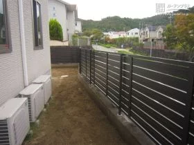 建物裏手もアルミ製目隠しフェンスに[施工後]