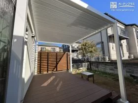 調整可能な天井ルーバーが陽射しをコントロール[施工後]