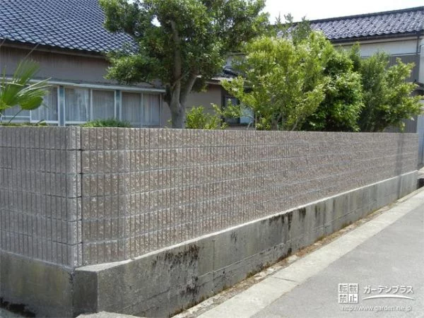 No.18570 お住まいの安全を守る頑丈なブロック塀設置工事[施工後]