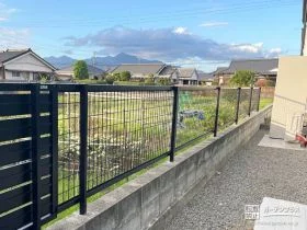 安全を守り開放的な雰囲気の境界フェンス[施工後]