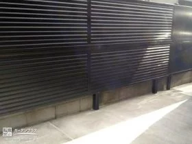 ルーバータイプの目隠しフェンス[施工後]