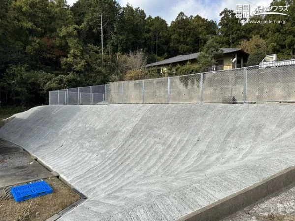 No.18754 雑草や土砂の流出を防ぐ大規模な法面舗装工事[施工後]