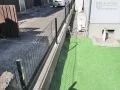 わんちゃんの飛び出しを防ぐ境界フェンス
