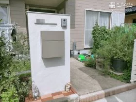 お住まいに似合うホワイトカラーの機能門柱[施工後]