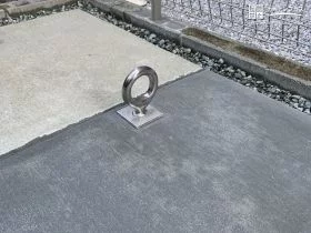 駐車スペース奥に新設したバイクスペース[施工後]