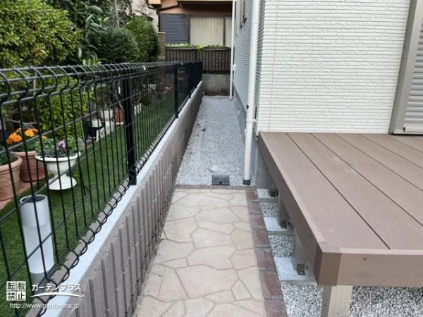 雑草対策をした犬走り