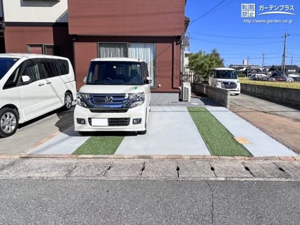 No.18956 明るく爽やかな人工芝を取り入れた駐車スペース舗装工事