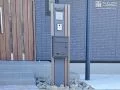 お住まいの雰囲気に合わせたナチュラルモダンな機能門柱