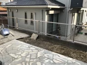 光を遮らない境界フェンス[施工後]
